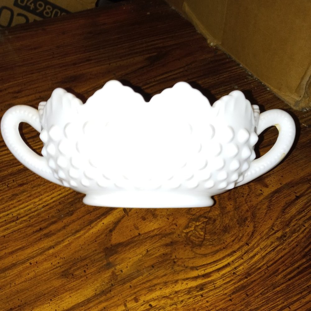 Dish candy Fenton Hobnail Milk Glass Vintage Pre-loved